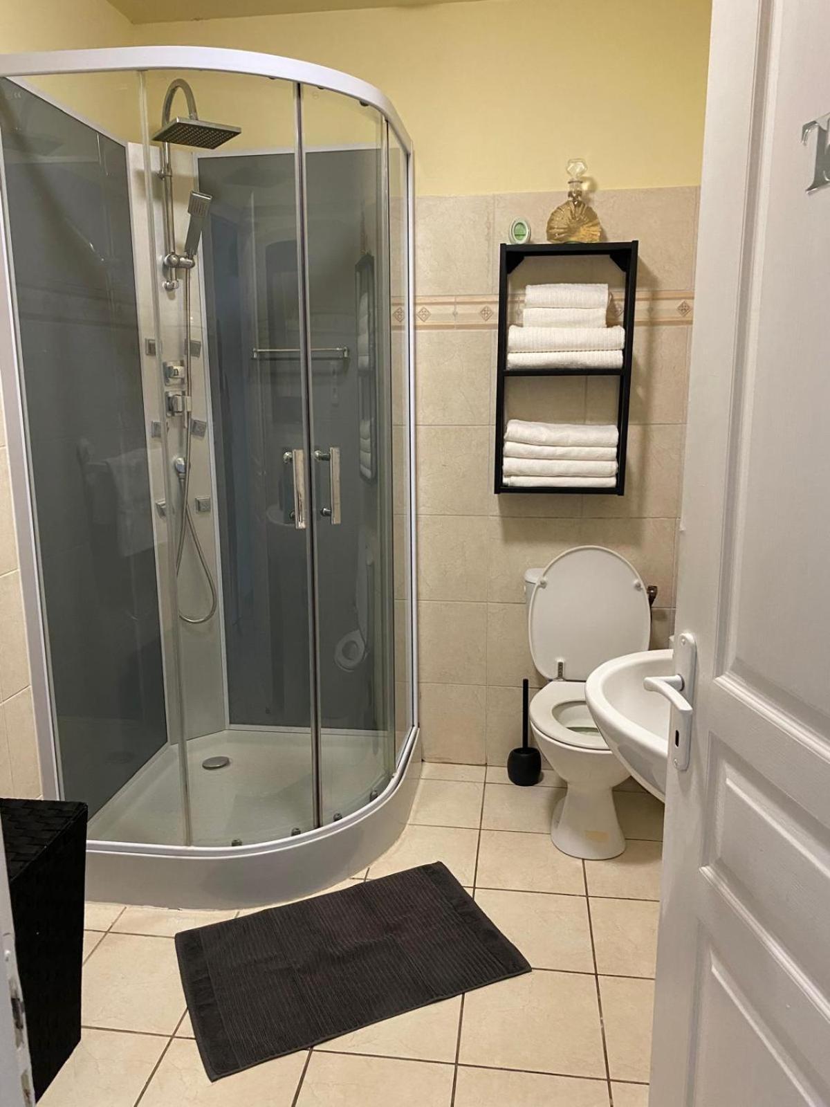 Agreable Rez De Jardin Avec Piscine Et Jacuzzi Apartment Cervione Exterior foto