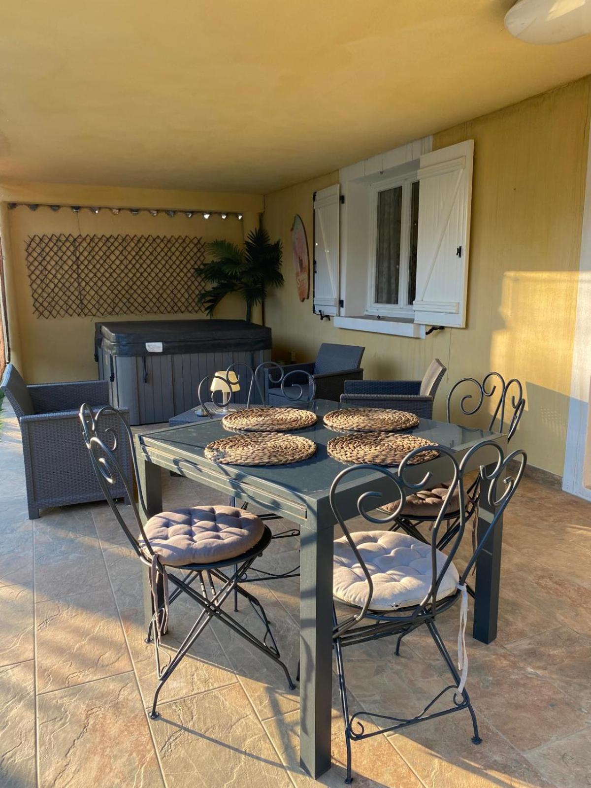 Agreable Rez De Jardin Avec Piscine Et Jacuzzi Apartment Cervione Exterior foto